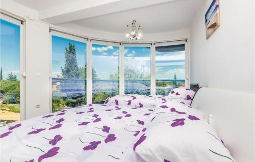 Two-bedroom Apartment In Vrh
