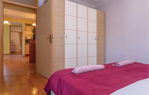Six-bedroom Holiday Home In Danilo