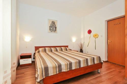 Apartments With A Parking Space Vrsar (porec) - 14164