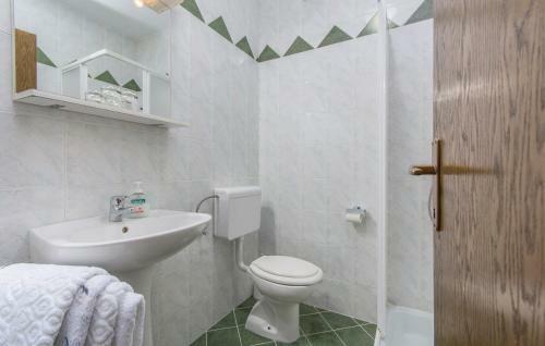 Hostal Apartments Evelyn Brostolade