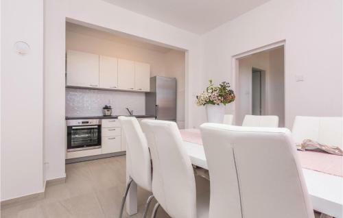 Four-bedroom Holiday Home In Vrsi