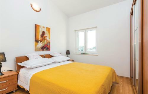 Four-bedroom Holiday Home In Vrsi