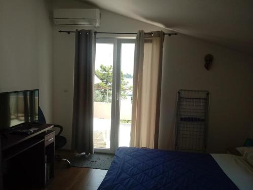 Apartments By The Sea Vrsi - Mulo (zadar) - 12519