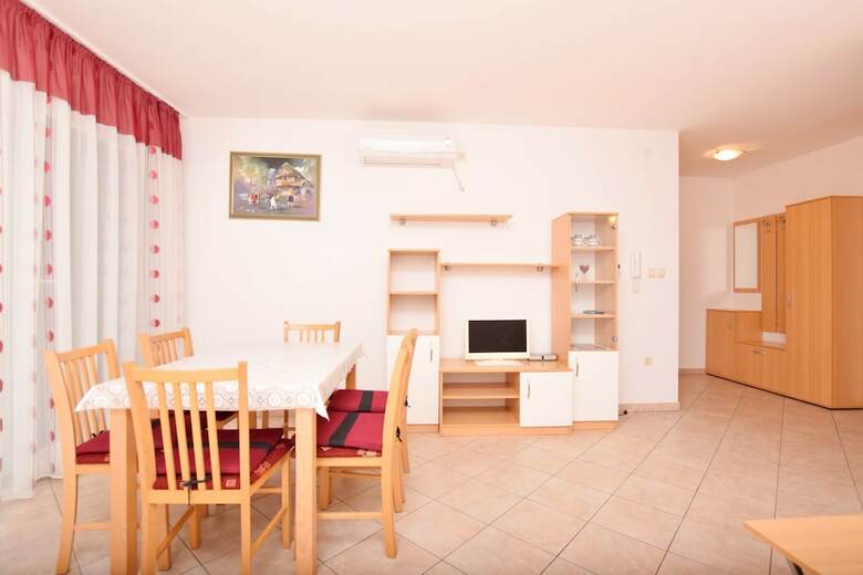 Apartments Lana