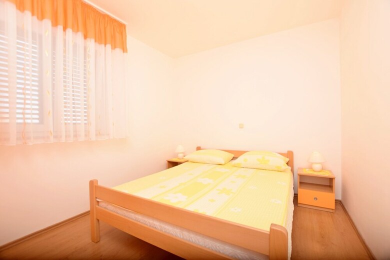 Apartments Lana