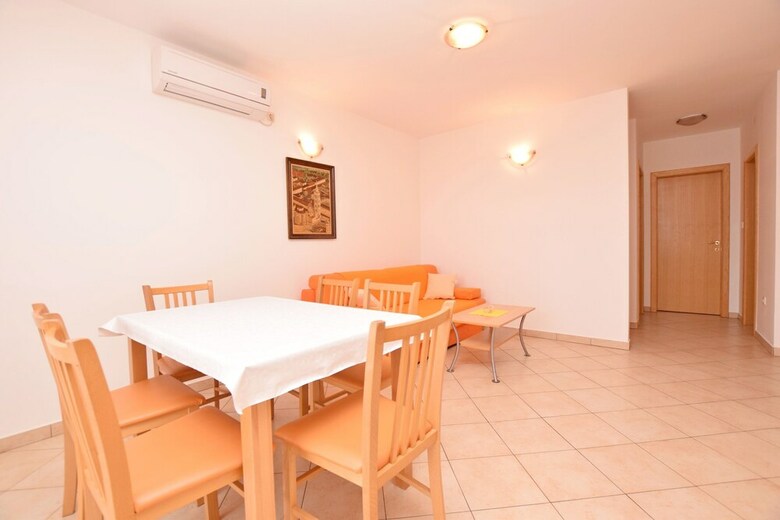 Apartments Lana