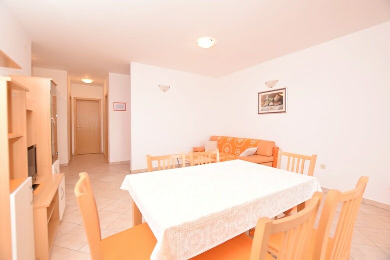 Apartments Lana