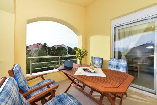 Apartments Ana Vrsi