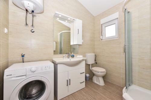 Apartments Ana Vrsi