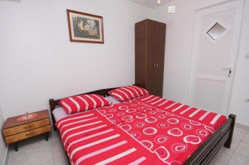 Hostal Apartments And Rooms With Parking Space Vrsi - Mulo (zadar) - 5765