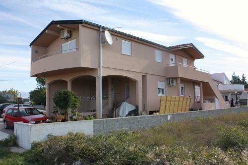 Hostal Apartments And Rooms With Parking Space Vrsi - Mulo (zadar) - 5765