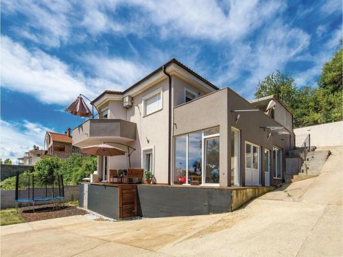 Three-bedroom Apartment In Poljane