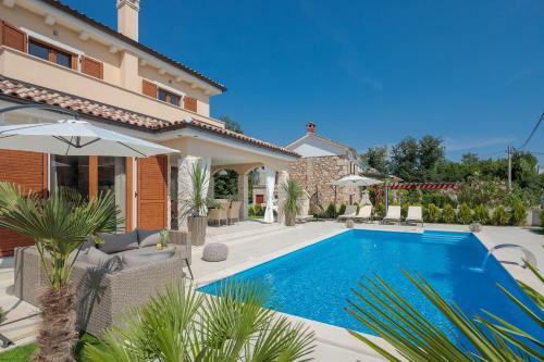 Villa Nikol