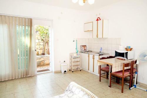 Apartments By The Sea Poljica (trogir) - 6020
