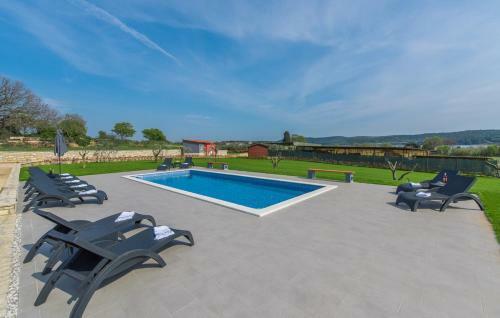 Hostal Sea View Apartments With Private Pool