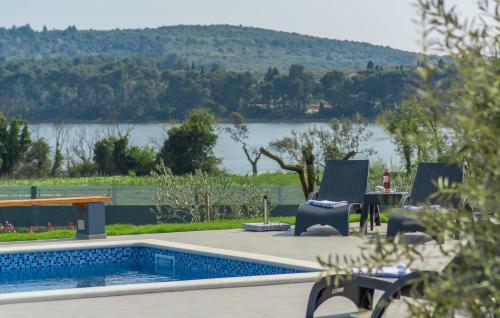 Hostal Sea View Apartments With Private Pool
