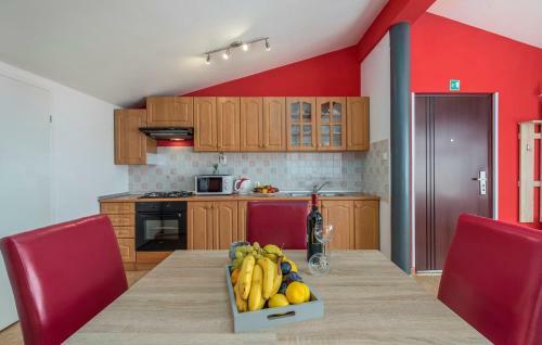 Hostal Sea View Apartments With Private Pool