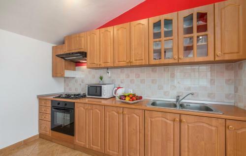 Hostal Sea View Apartments With Private Pool