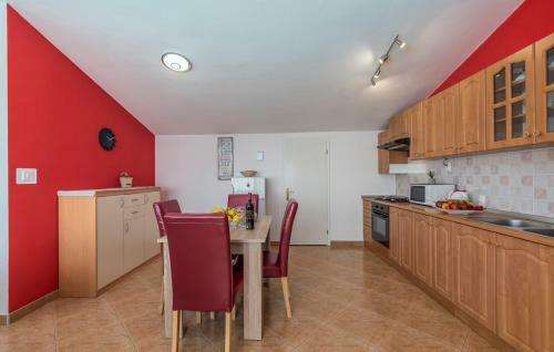 Hostal Sea View Apartments With Private Pool