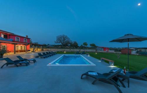 Hostal Sea View Apartments With Private Pool