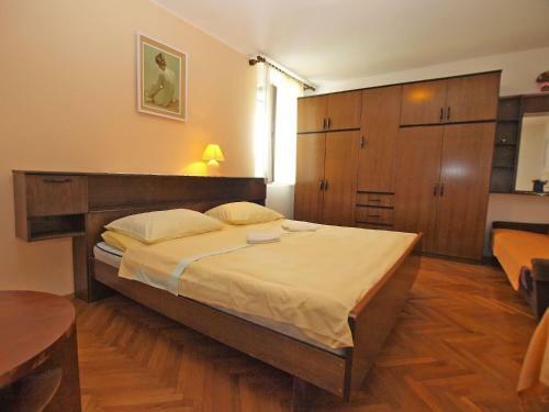 Apartment Mirna Pomer 256