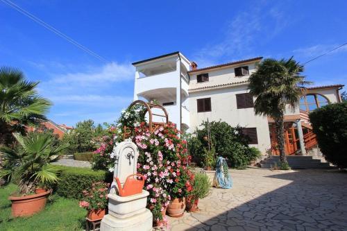 Hostal Apartments Anita