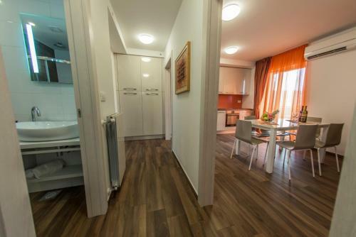 Apartamentos Pomer Port Marina