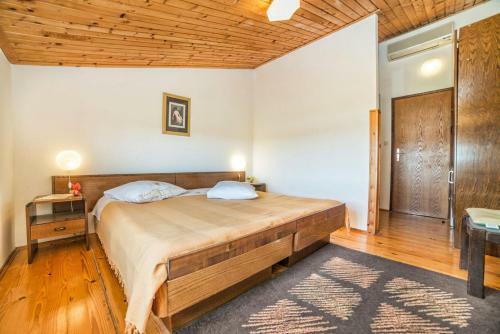 Hostal Apartments And Rooms Ana Pomer 217