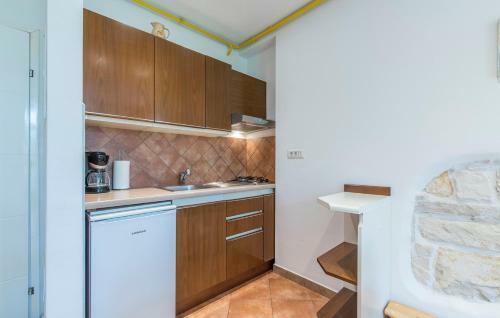 Hostal Apartment Complex Iris