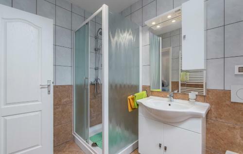 Hostal Apartment Complex Iris