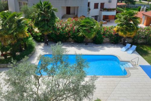 Hostal Villa Hope - Apartments With Shared Pool