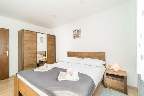 Hostal Apartments Dino
