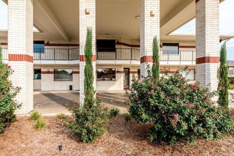 Hotel Econo Lodge East