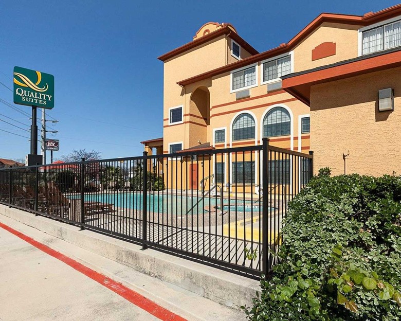 Hotel Quality Suites San Antonio