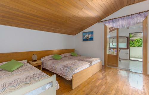 Hostal Apartment Emili