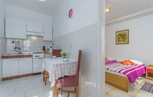 Hostal Apartment Emili