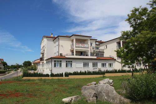 Apartments In Porec/istrien 9856
