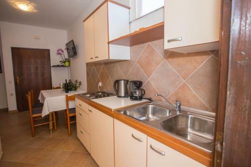 Hostal Apartments Garbina