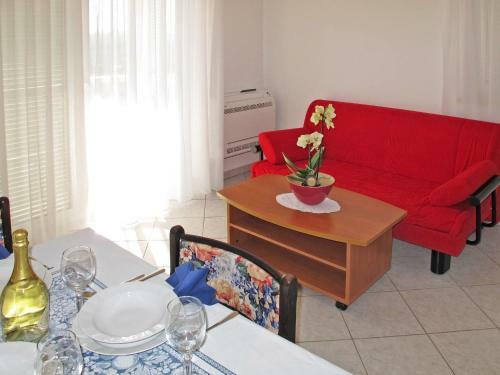 Apartment Mira (prc133)
