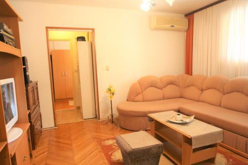 Apartment Ema