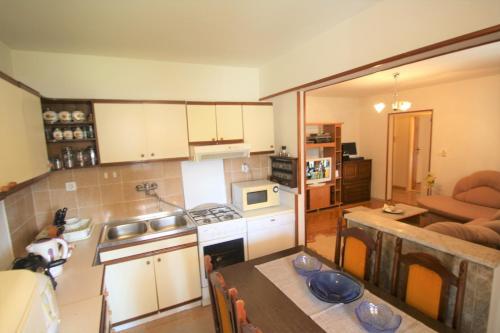 Apartment Ema
