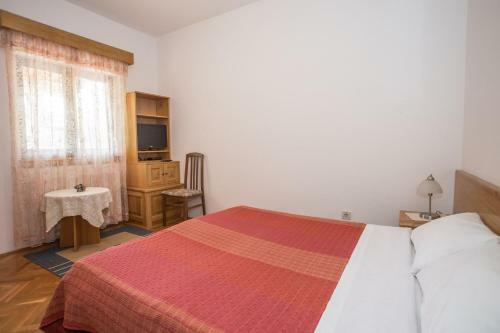 Hostal Apartments Staver