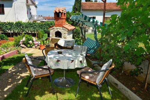 Hostal Apartment Complex Nevia