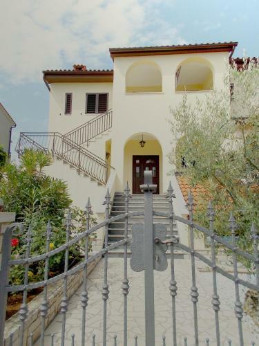 Charming Couple Apartment