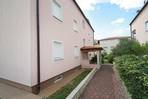 Hostal Apartment Complex Mendikovic