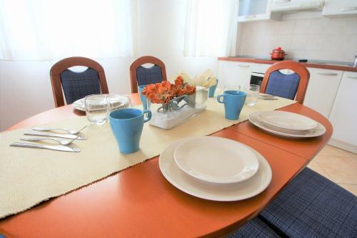 Hostal Apartment Complex Mendikovic