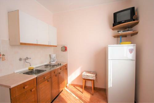 Apartamentos Labinac Ines, Only 300 M From Beach