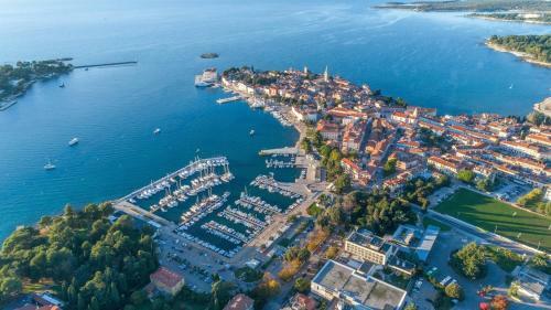Apartamentos Labinac Ines, Only 300 M From Beach