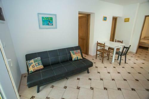 Two-bedroom Apartment In Porec V