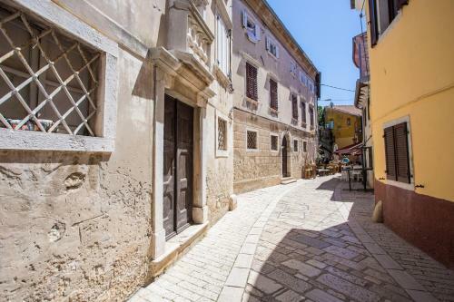 Old Town Apartment